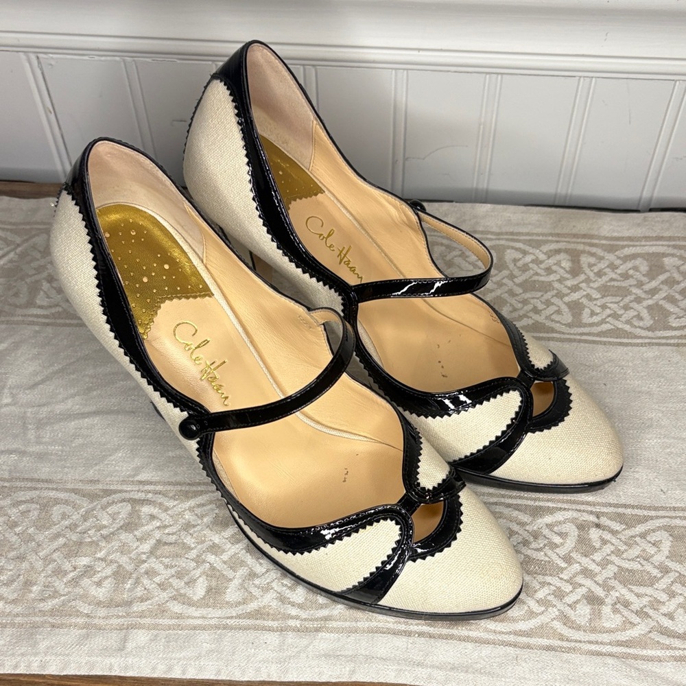Cole Haan Women's Black and Cream Flats